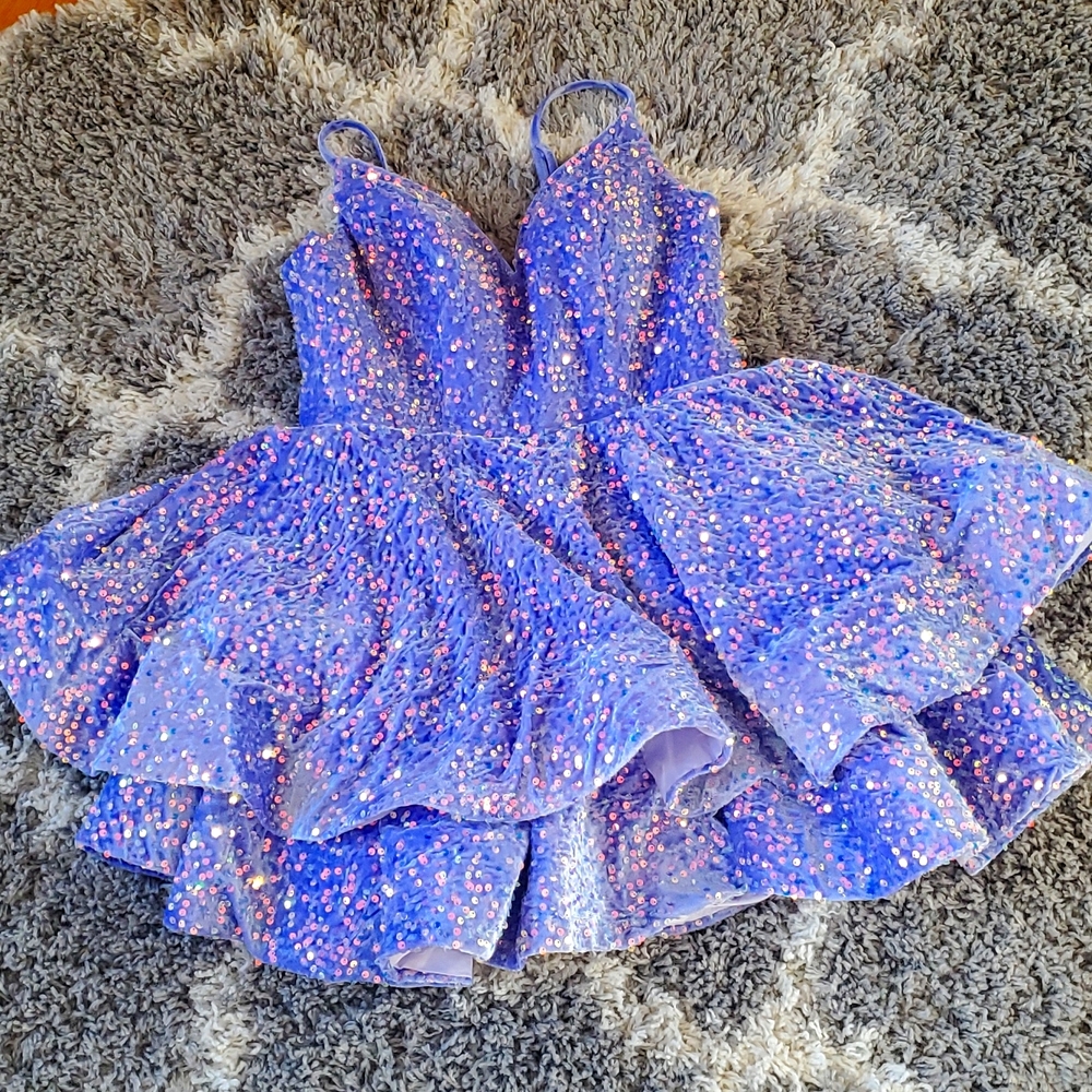 NWOT This is a fun bright purple dress. Size 14.